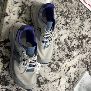 On cloud womens 7.5 cloudtec